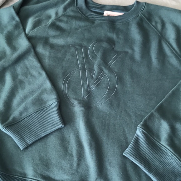 Brand new VS sweater - Picture 2 of 5